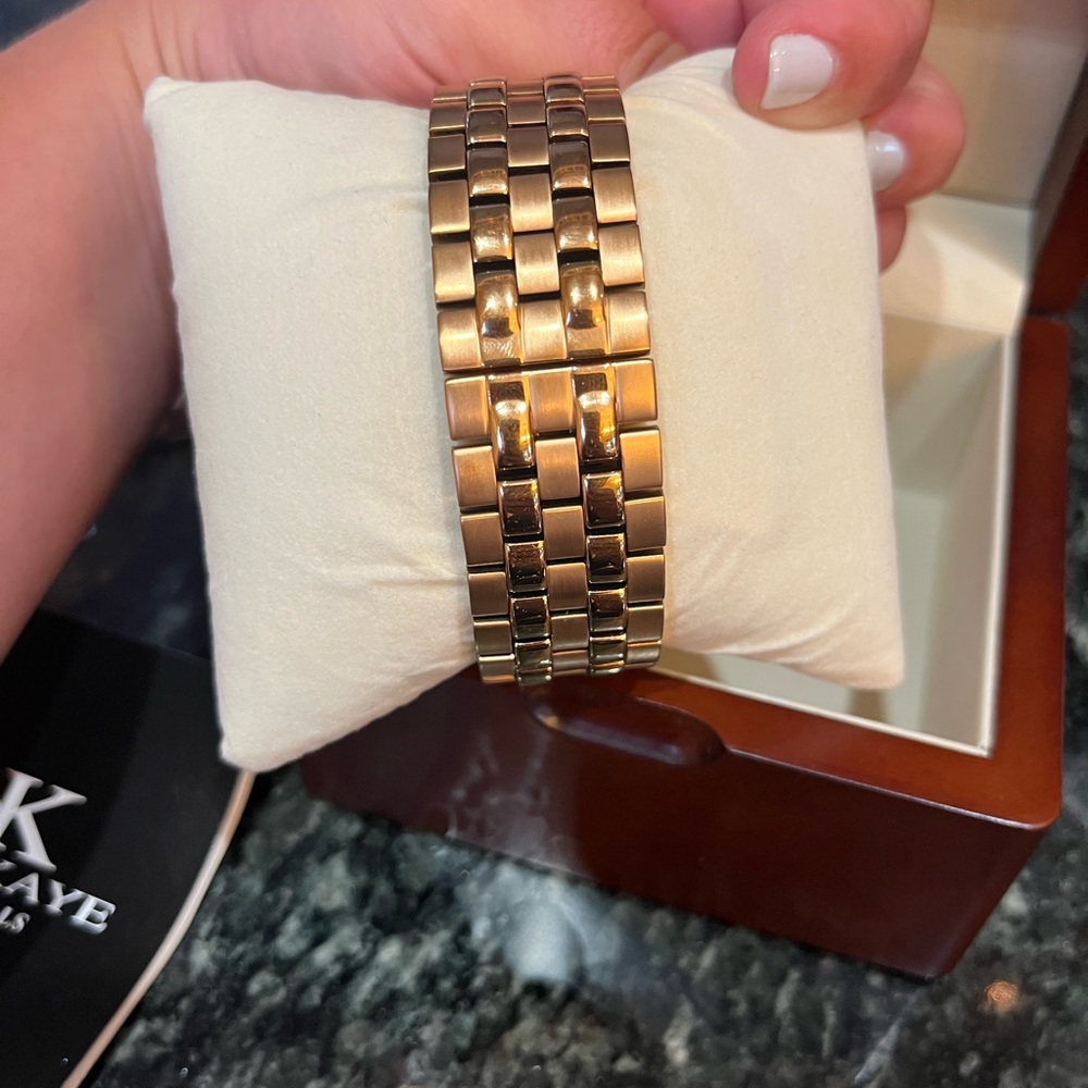 Adee Kay Men’s Watch - Picture 5 of 7